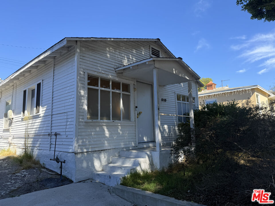 819 Pier Ave