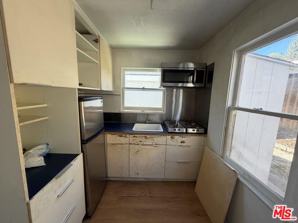 819 Pier Ave