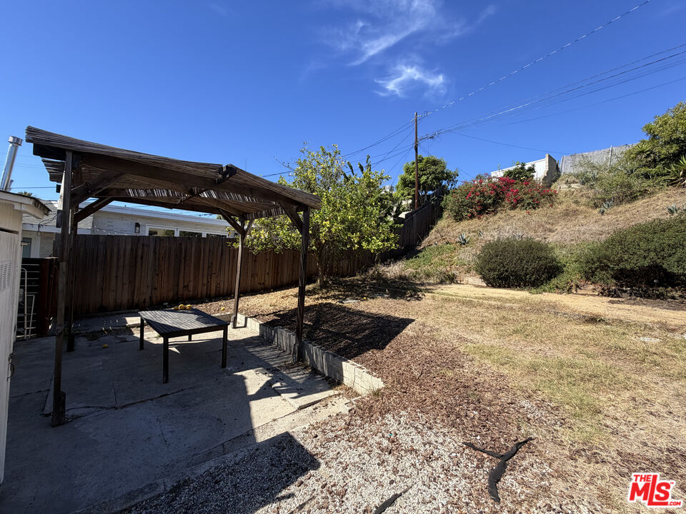 819 Pier Ave