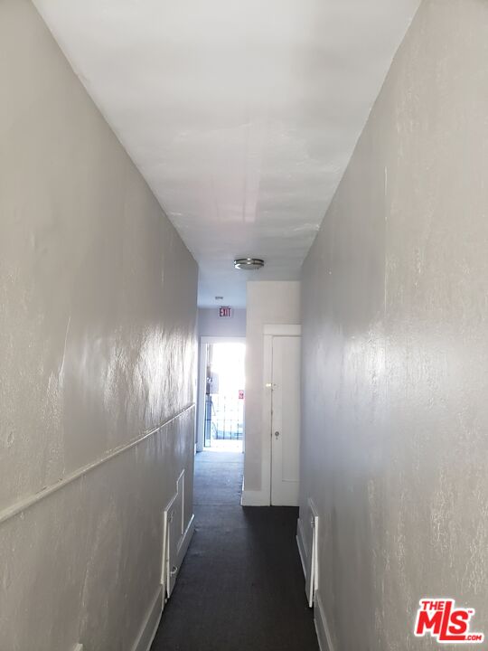 328 W 8th St