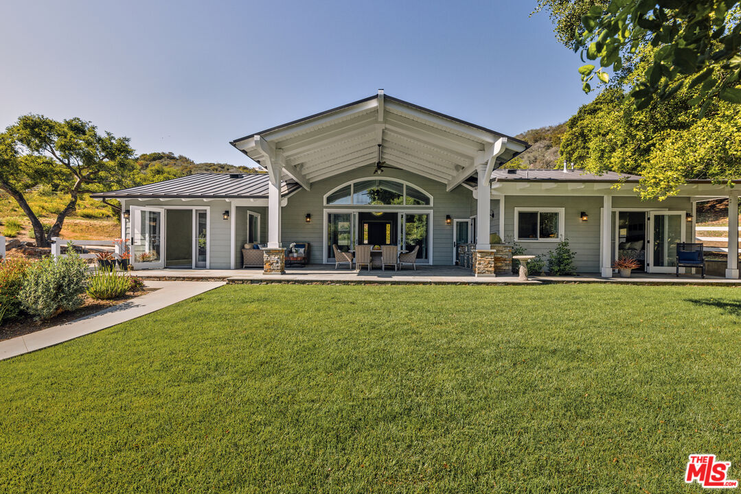 1697 W Potrero Rd