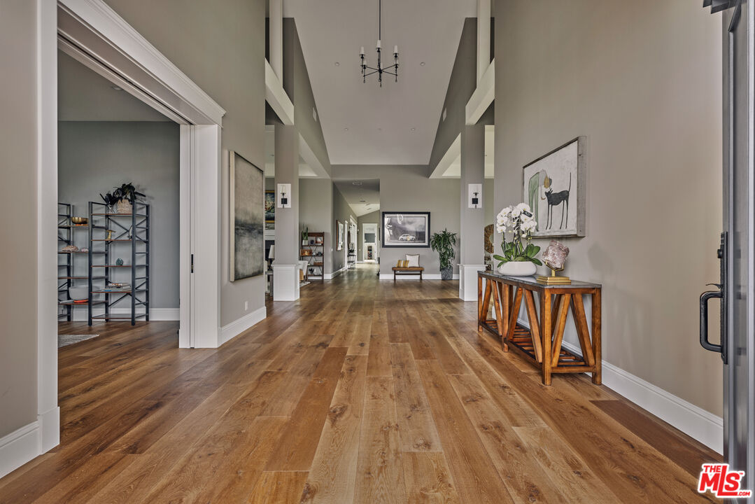 1697 W Potrero Rd