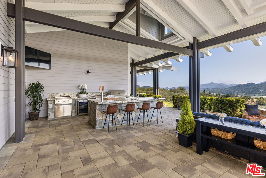 1697 W Potrero Rd