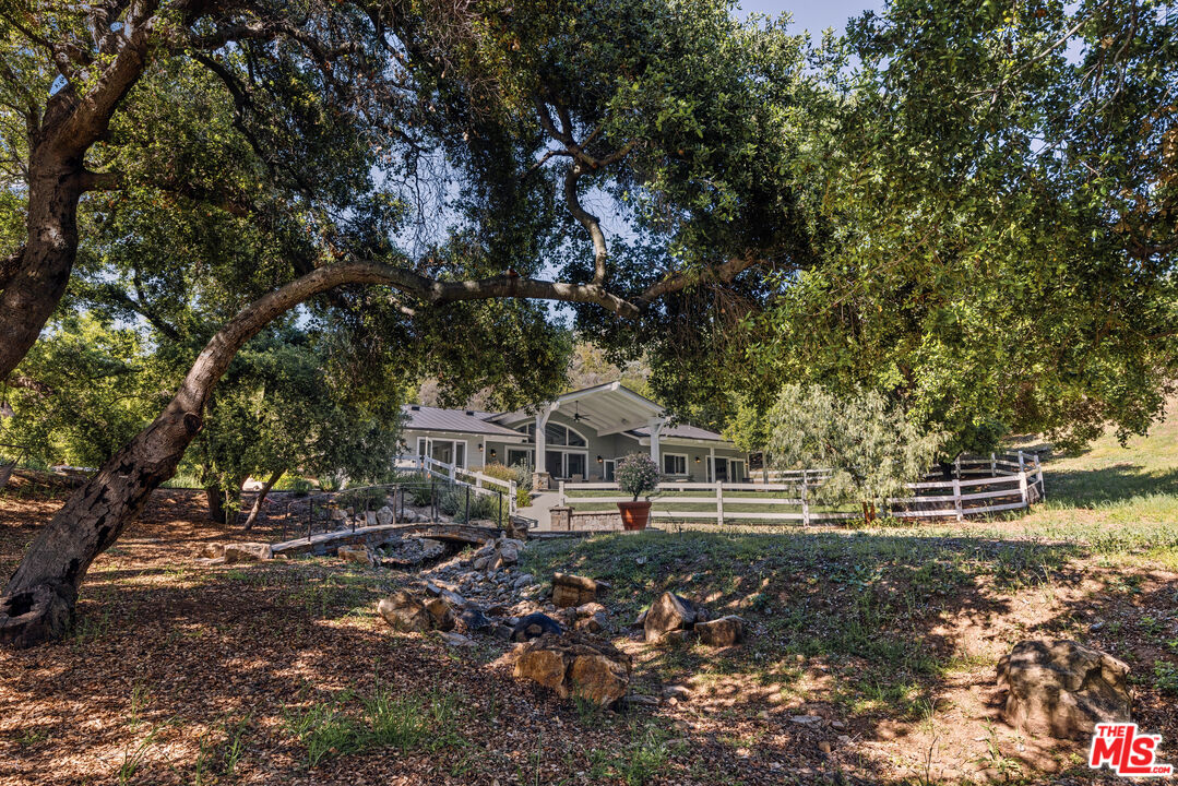 1697 W Potrero Rd