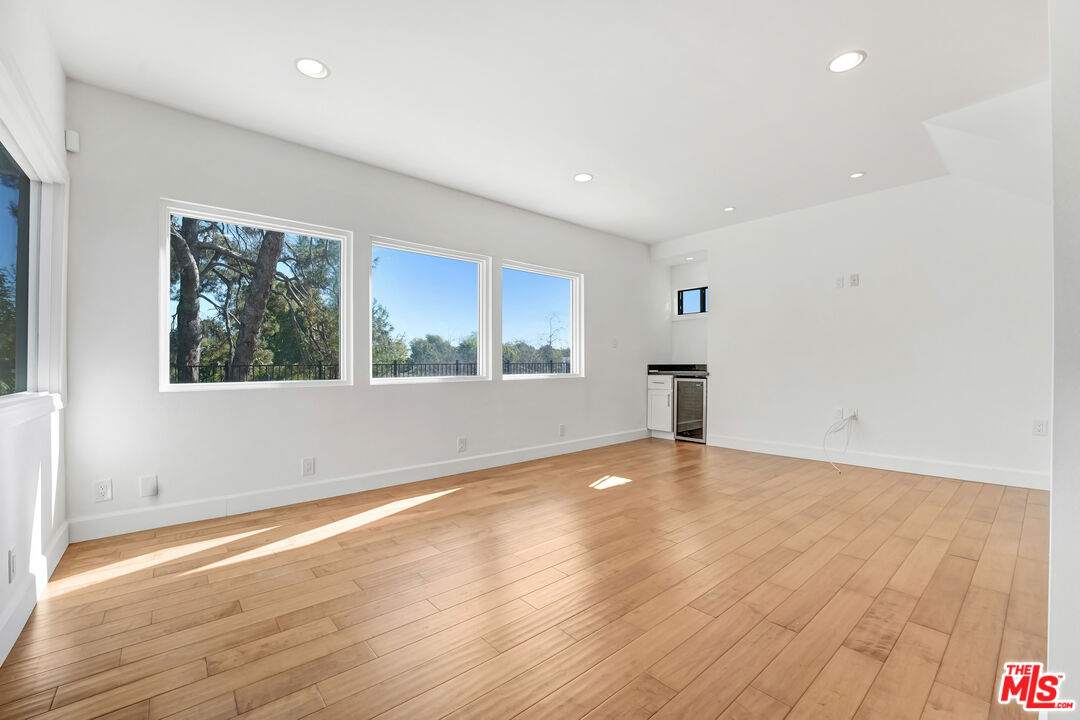 2812 Anchor Ave