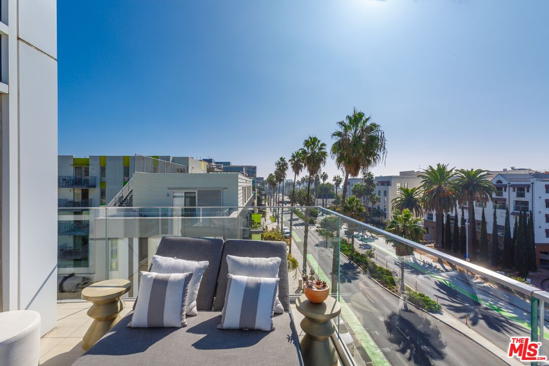 1705 Ocean Ave Unit: 501