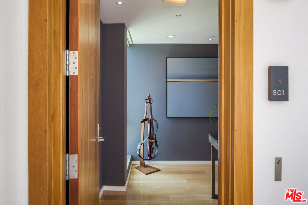 1705 Ocean Ave Unit: 501