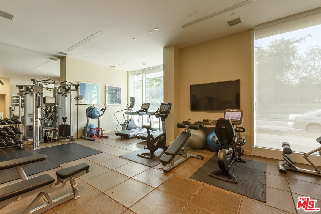 1705 Ocean Ave Unit: 501