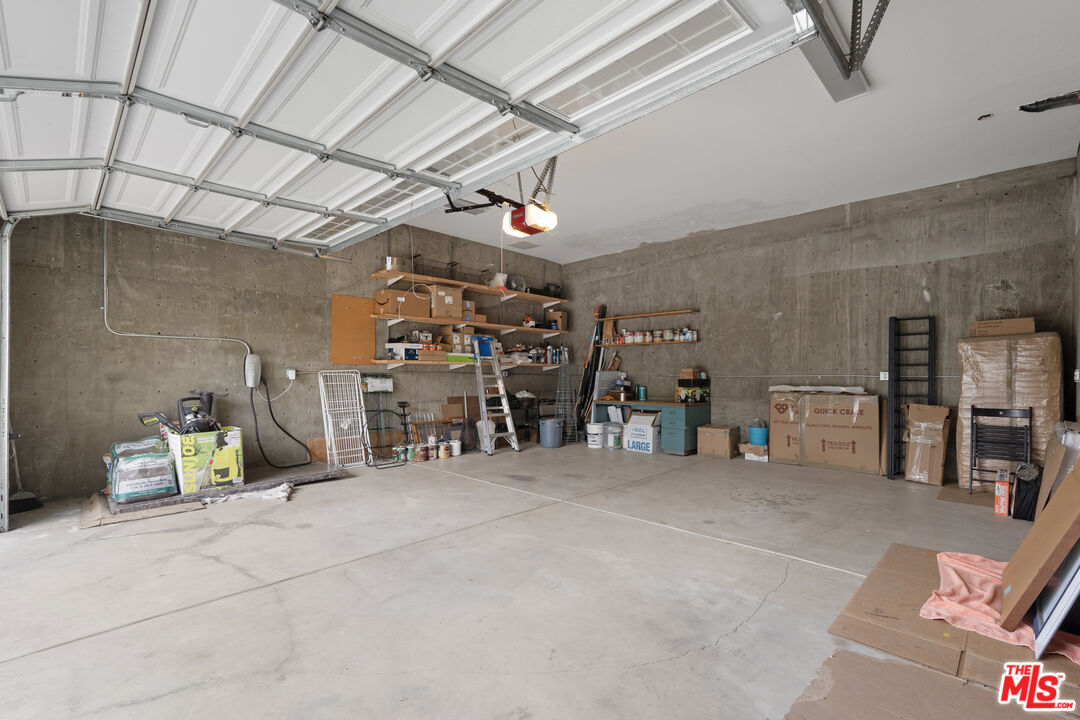 816 Hyperion Ave