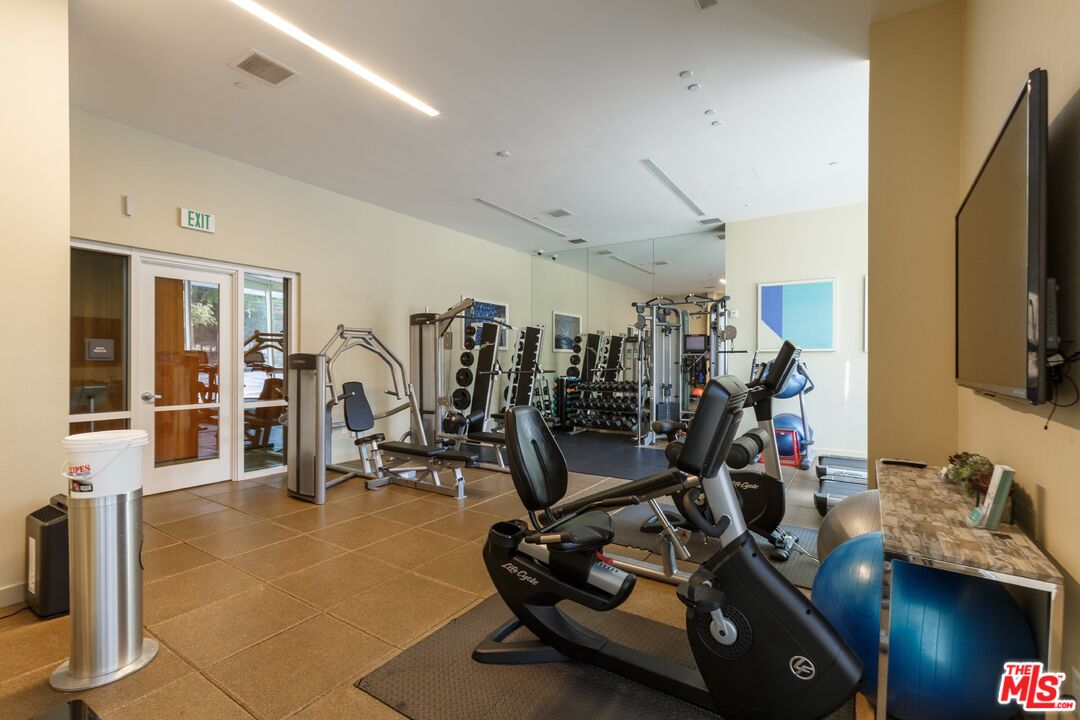 1705 Ocean Ave Unit: 501