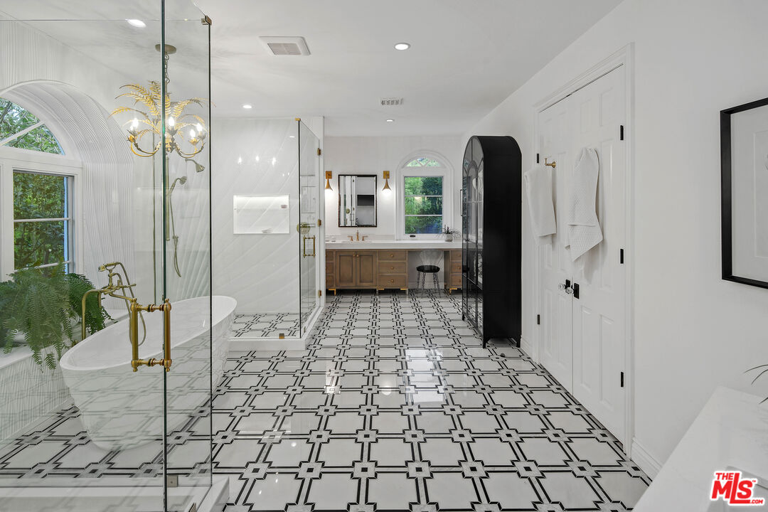 4621 Balboa Ave