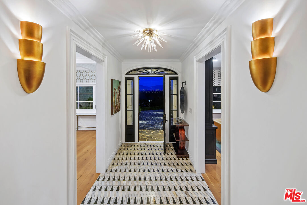 4621 Balboa Ave