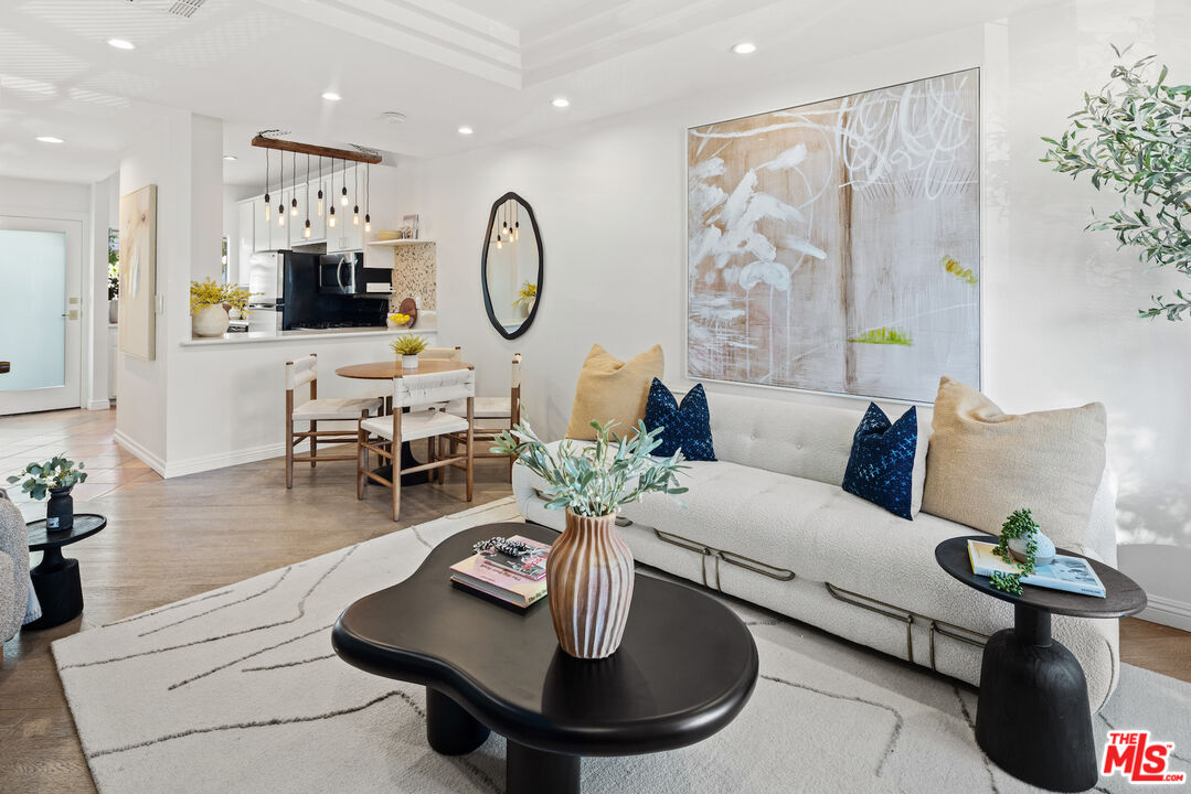 2500 Abbot Kinney Blvd Unit: 7