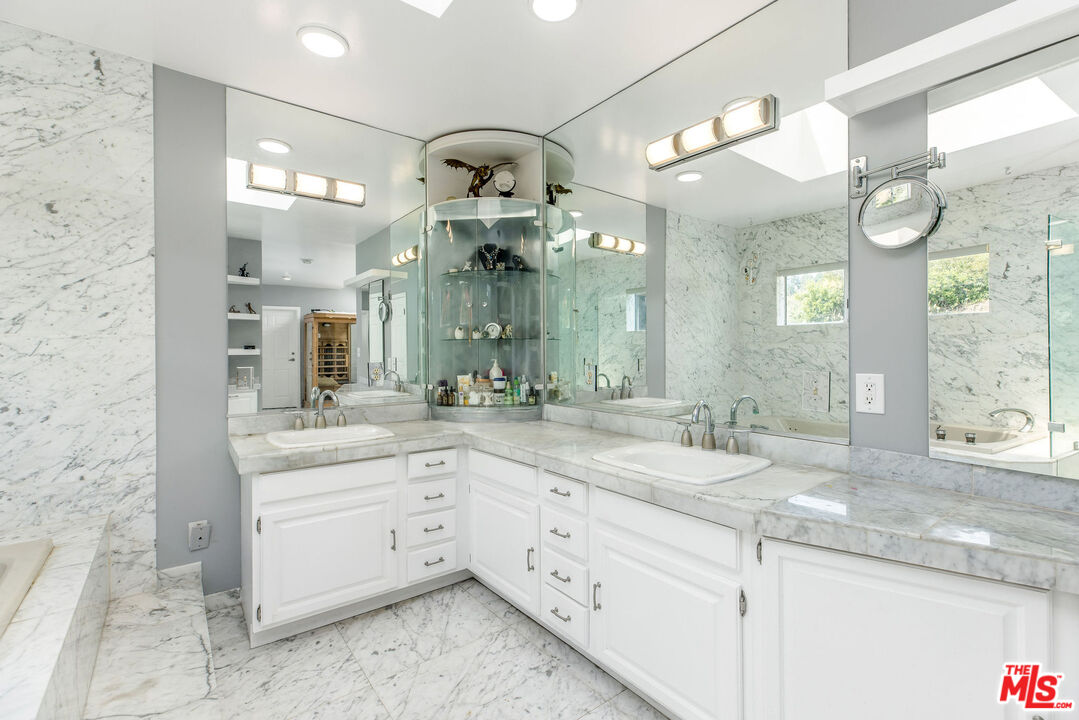 2350 San Marco Dr