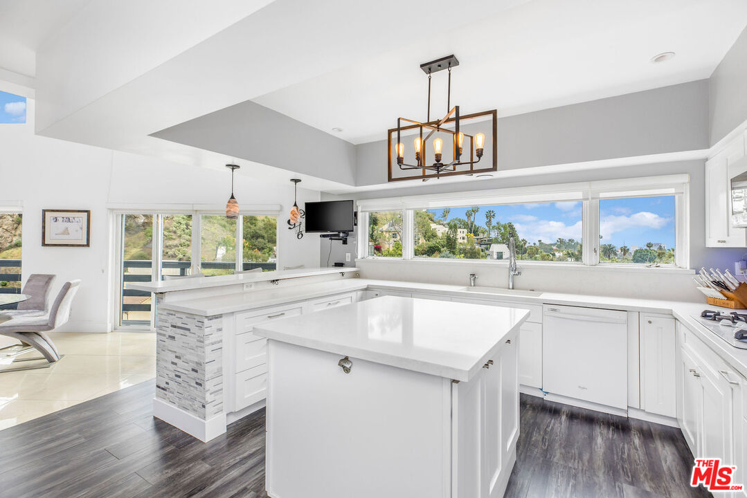 2350 San Marco Dr
