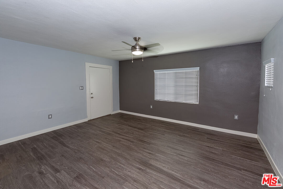 1377 Warren Ave