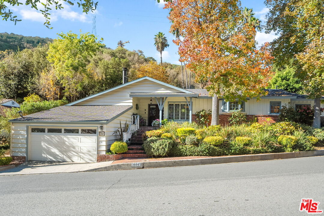 3859 Mandeville Canyon Rd