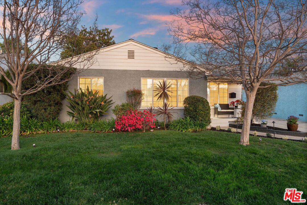 5652 Bevis Ave
