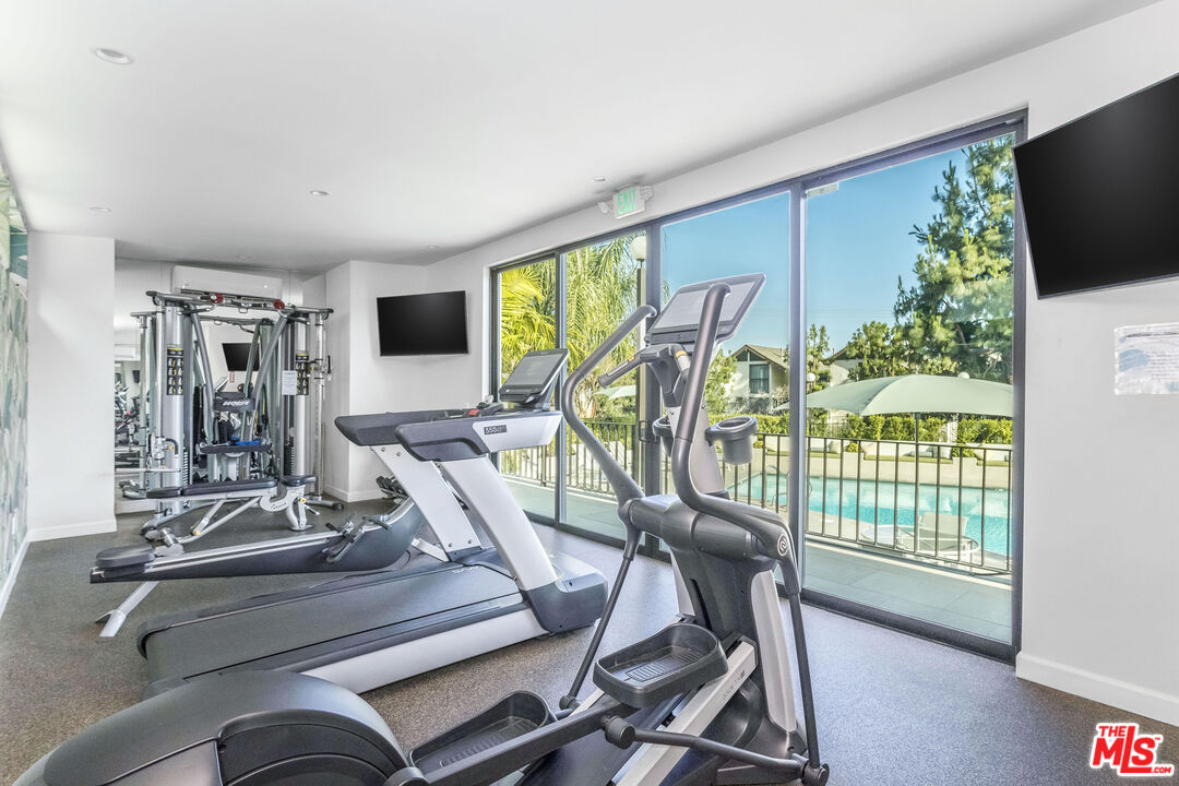 8787 Shoreham Dr Unit: 610