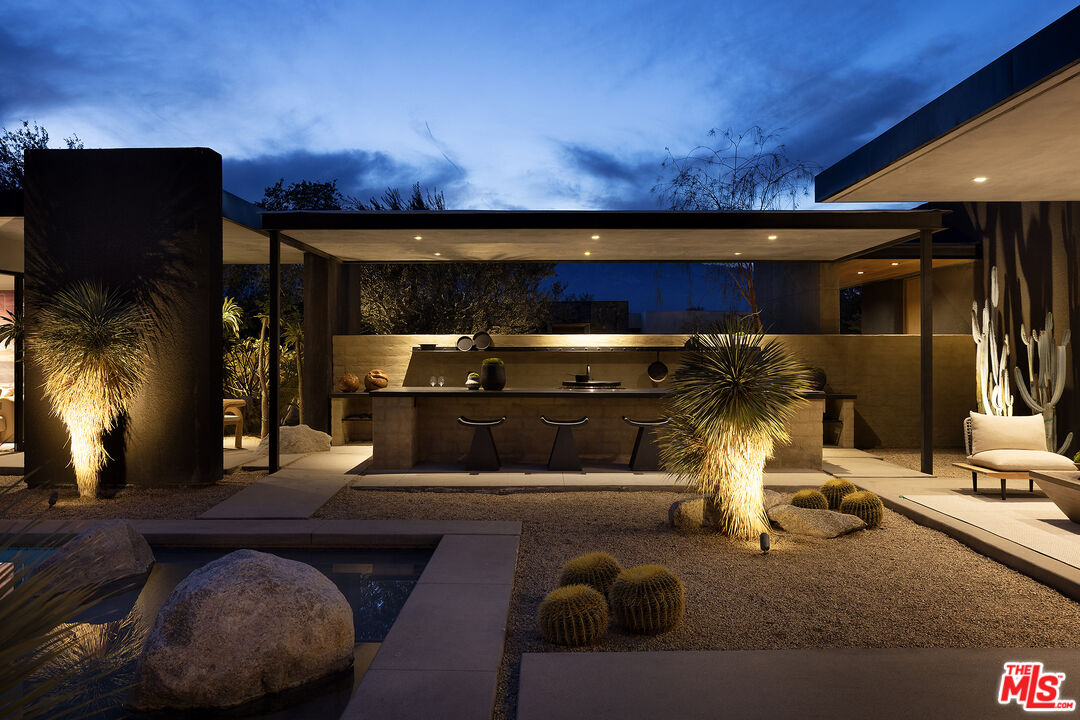 2 Echo Ln