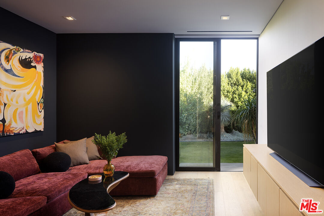 2 Echo Ln