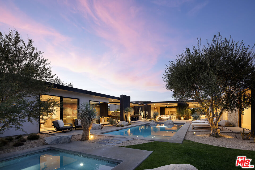 2 Echo Ln