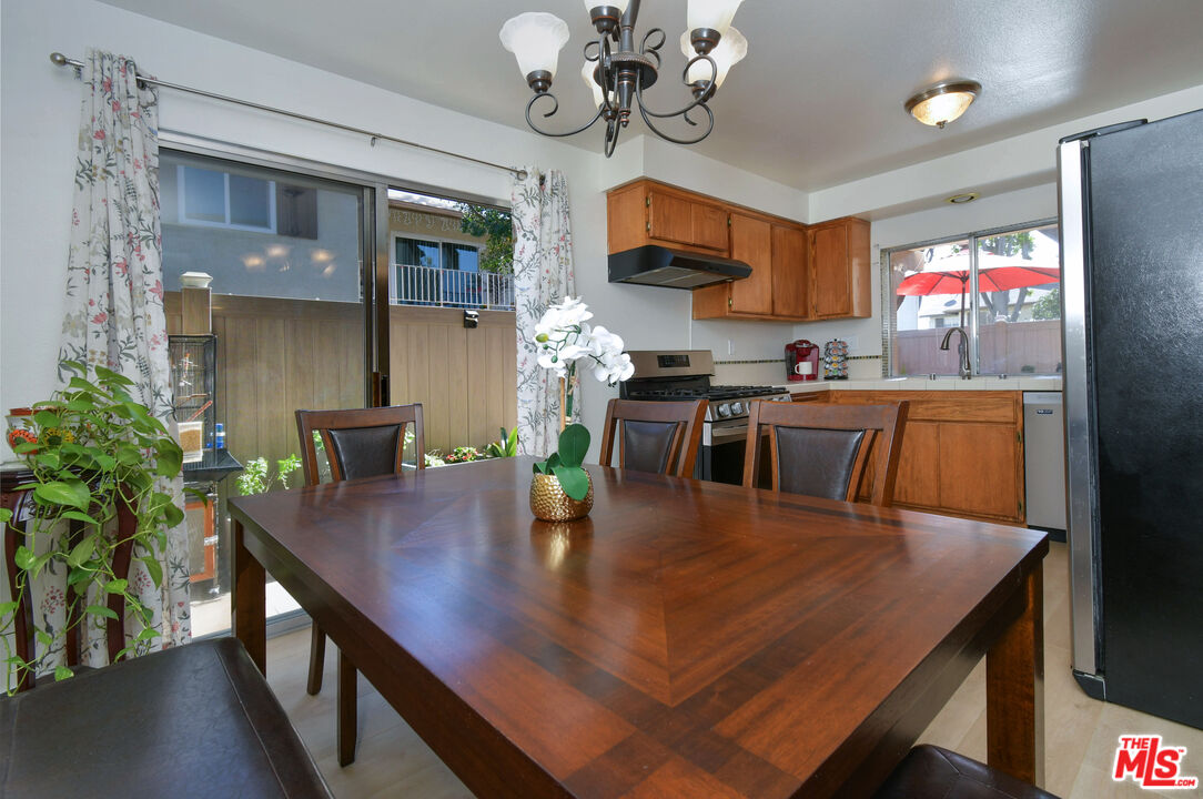 10341 Canoga Ave Unit: 22