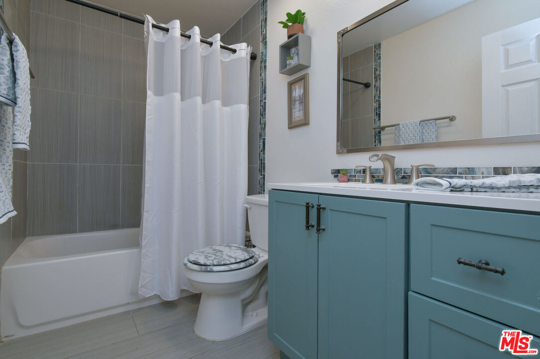 10341 Canoga Ave Unit: 22
