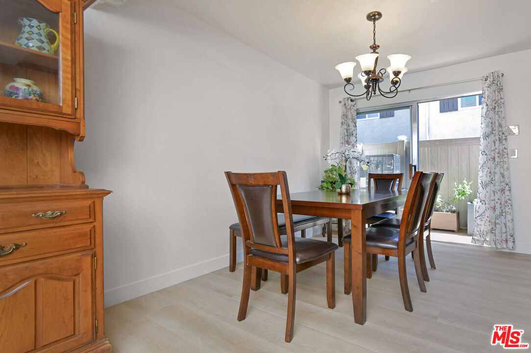 10341 Canoga Ave Unit: 22