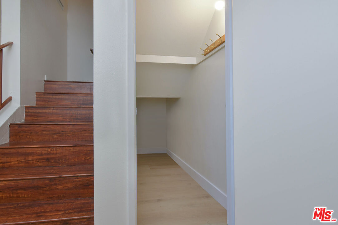 10341 Canoga Ave Unit: 22