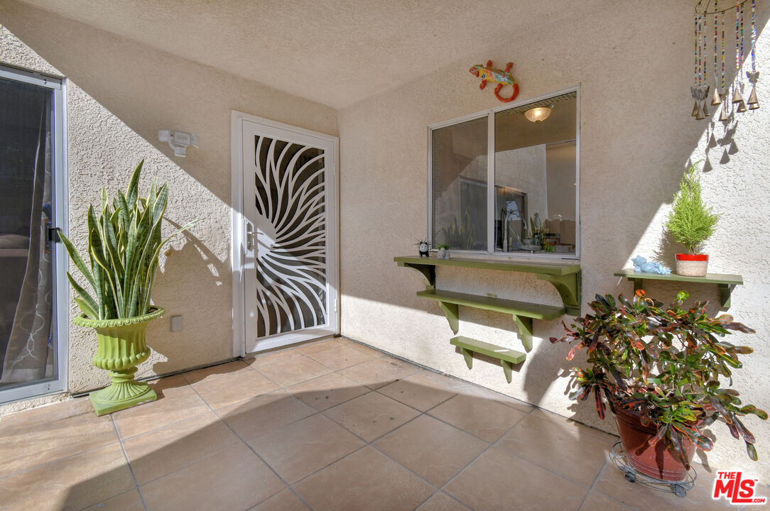 10341 Canoga Ave Unit: 22