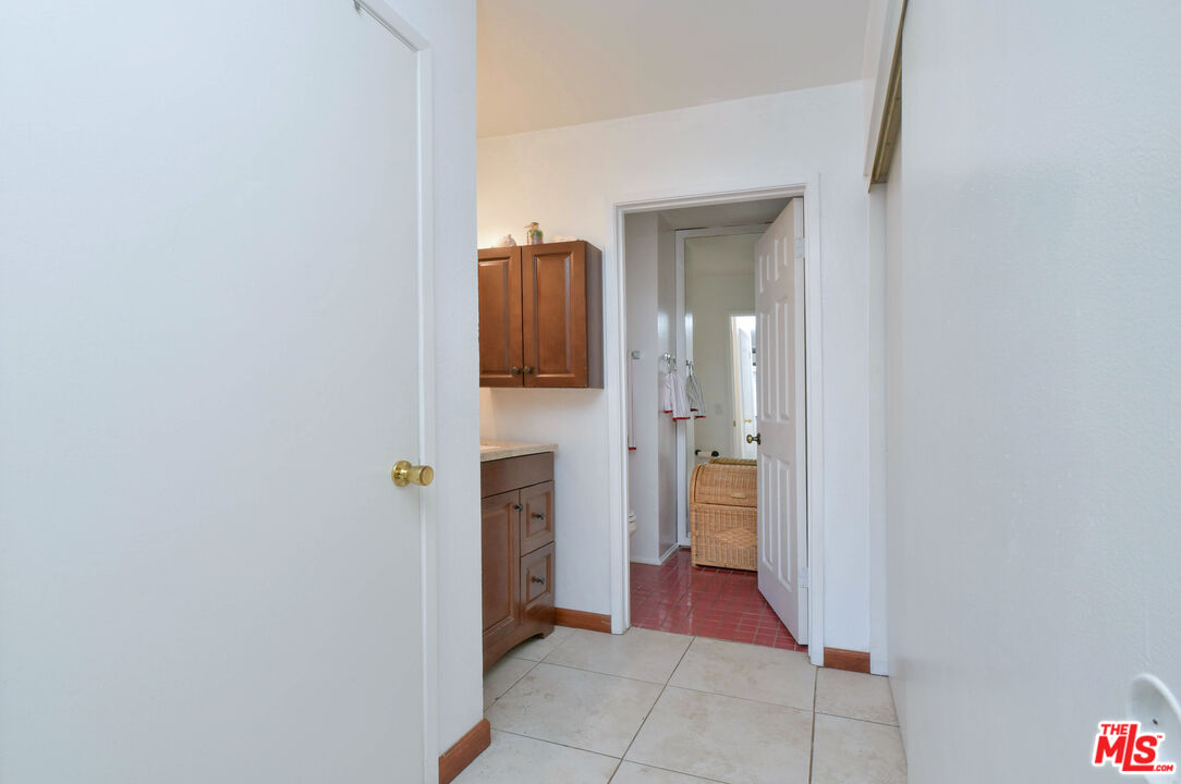 10341 Canoga Ave Unit: 22