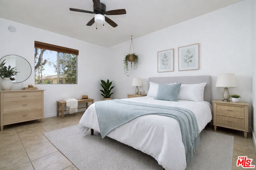 10341 Canoga Ave Unit: 22