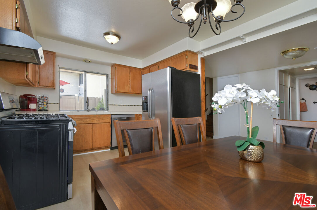 10341 Canoga Ave Unit: 22