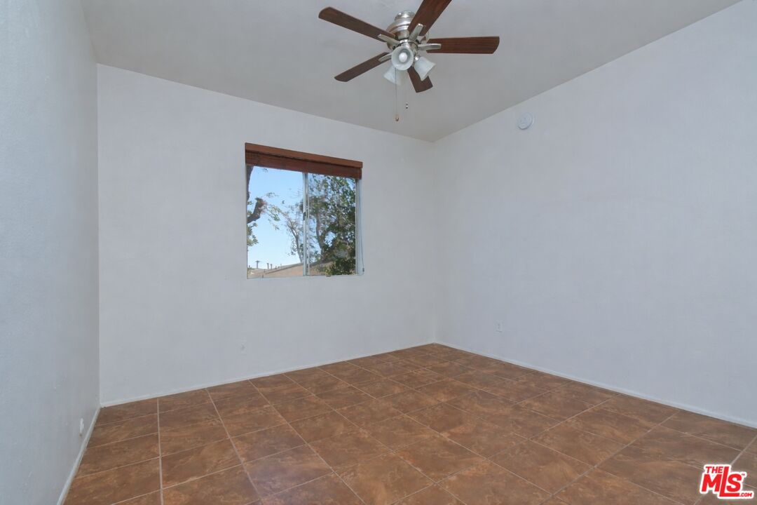 10341 Canoga Ave Unit: 22