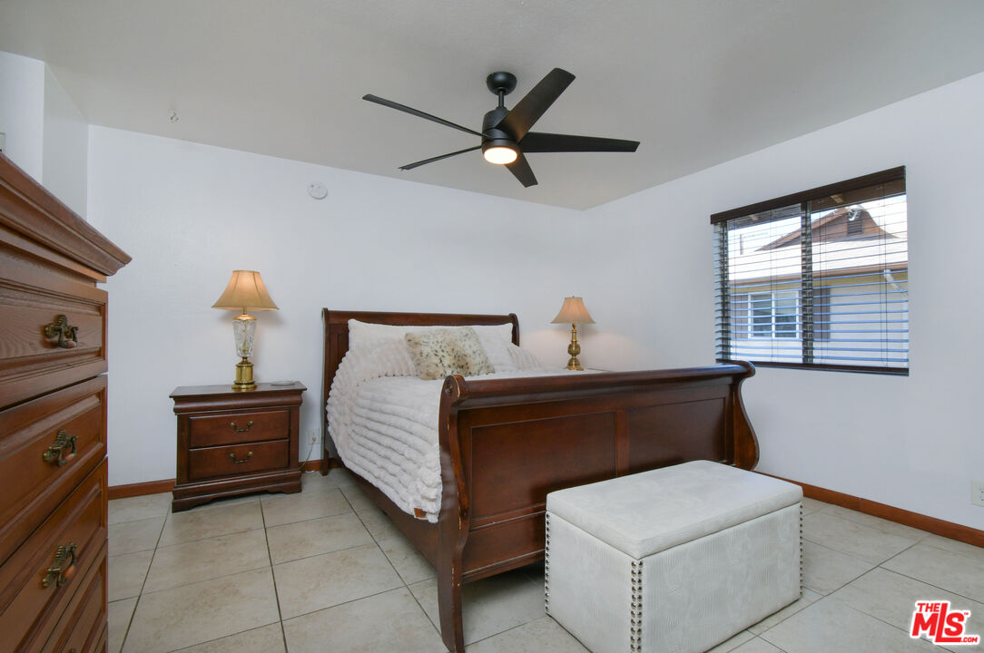 10341 Canoga Ave Unit: 22