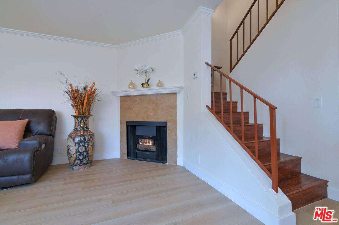 10341 Canoga Ave Unit: 22