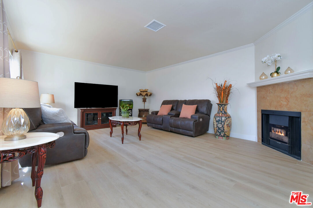 10341 Canoga Ave Unit: 22
