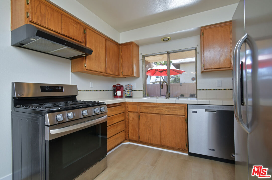 10341 Canoga Ave Unit: 22