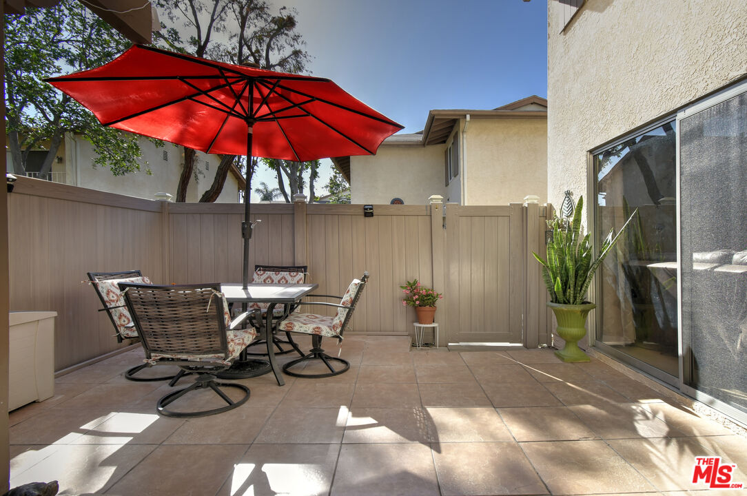 10341 Canoga Ave Unit: 22