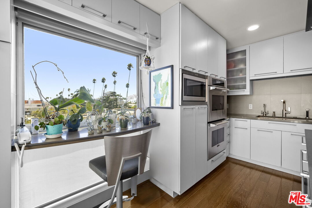 907 Lincoln Blvd Unit: PH 302