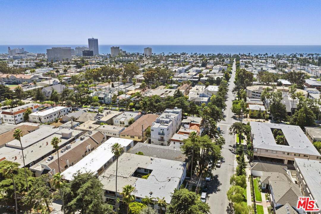 907 Lincoln Blvd Unit: PH 302