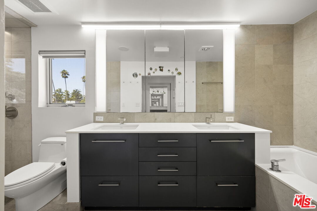 907 Lincoln Blvd Unit: PH 302