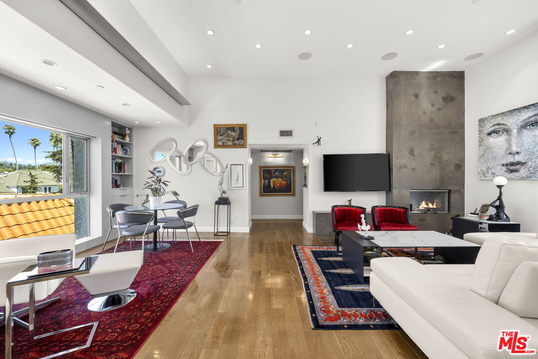 907 Lincoln Blvd Unit: PH 302