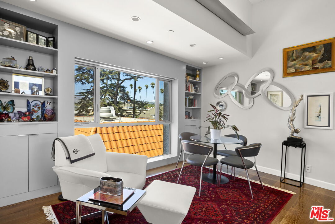 907 Lincoln Blvd Unit: PH 302