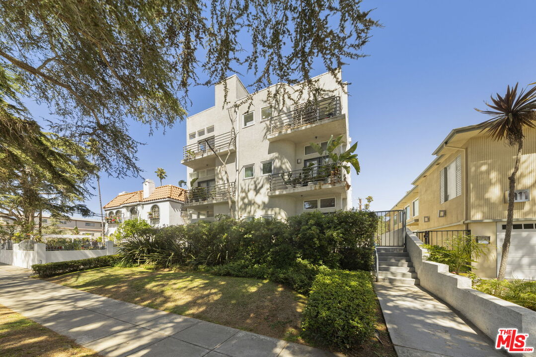 907 Lincoln Blvd Unit: PH 302