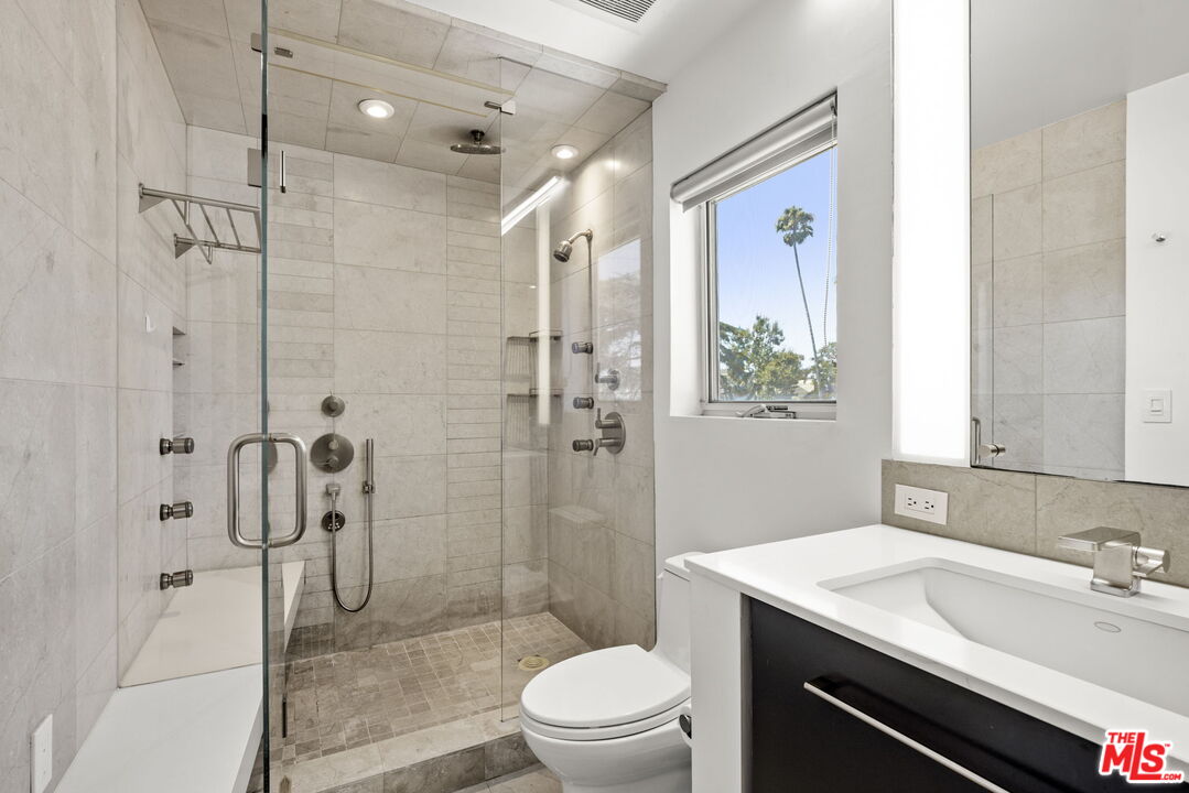907 Lincoln Blvd Unit: PH 302