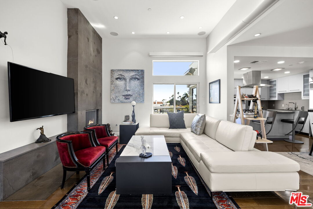 907 Lincoln Blvd Unit: PH 302