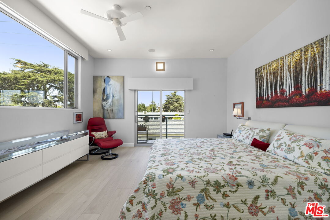 907 Lincoln Blvd Unit: PH 302