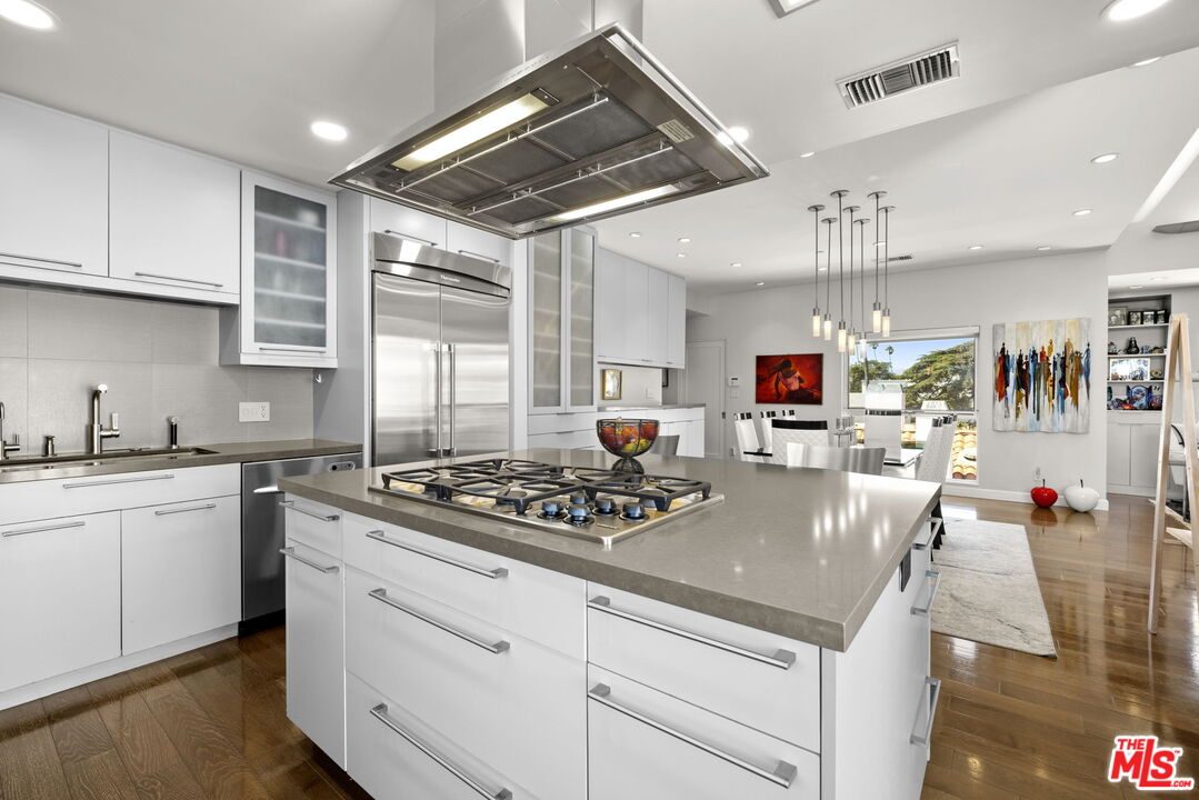 907 Lincoln Blvd Unit: PH 302